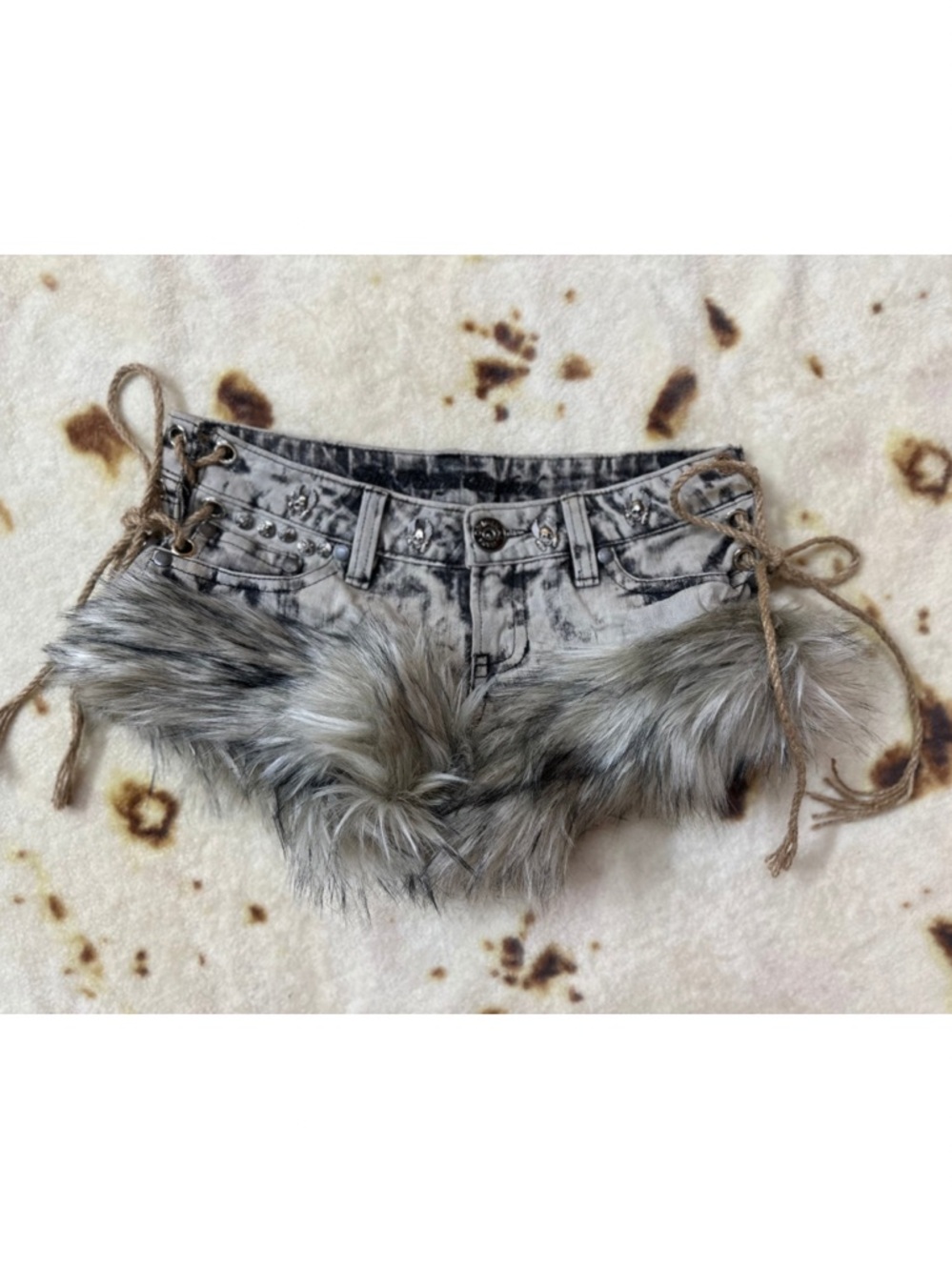 Y2K Minishorts with fur trim